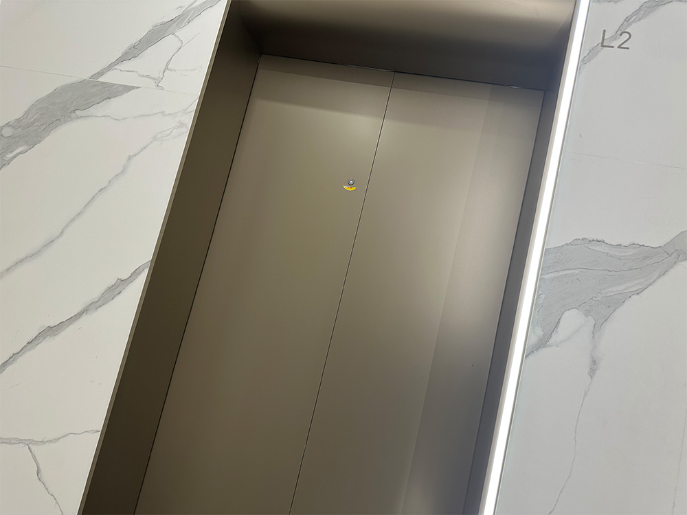 不銹鋼電梯門套(圖3) 不銹鋼電梯門套(圖3)